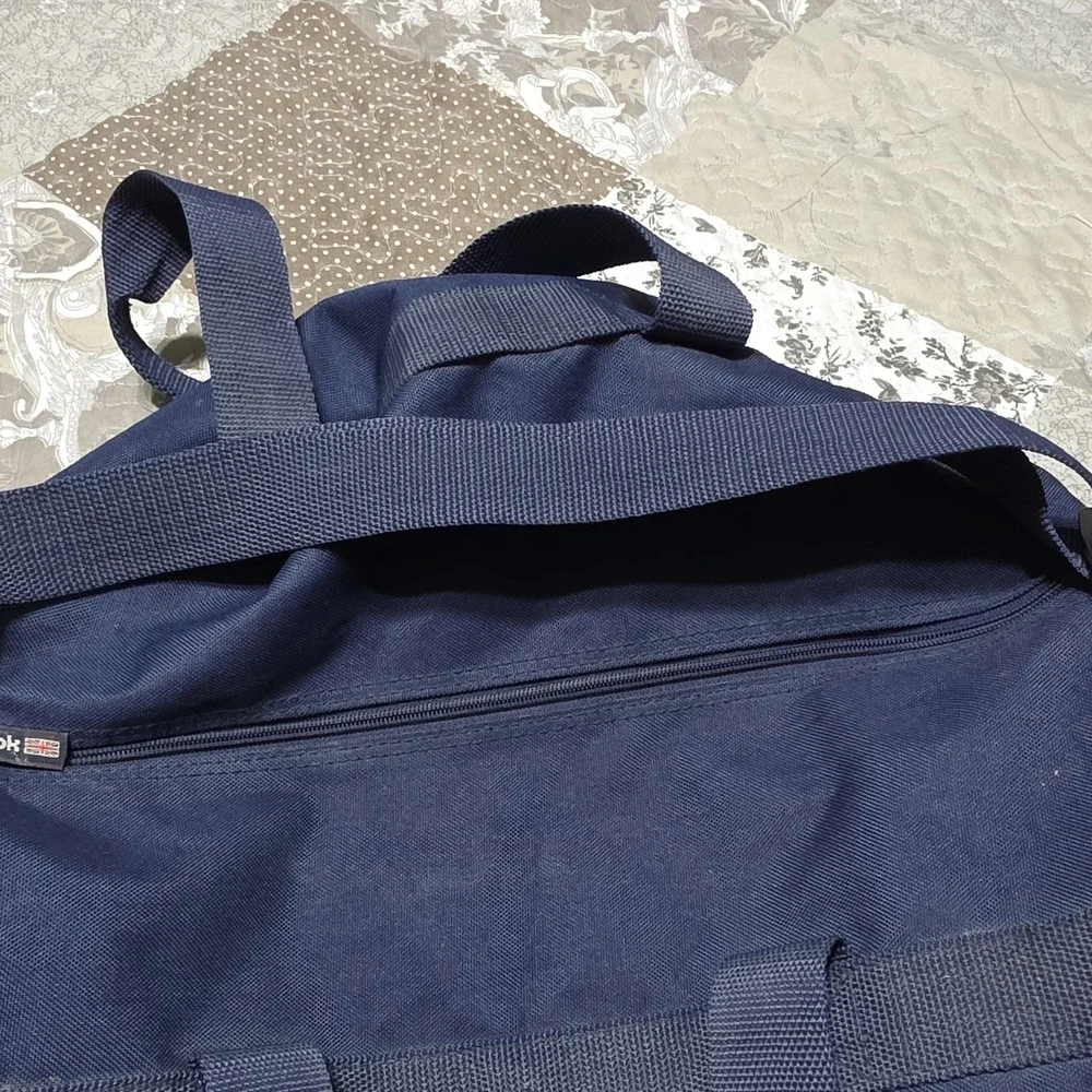 Reebok Gym Bag Navy Blue Polyester Zip Closure Adjustable Carrying Strap
